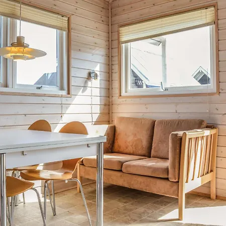18 Holiday home *